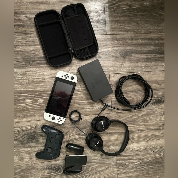 Nintendo switch - Picture 2 of 6